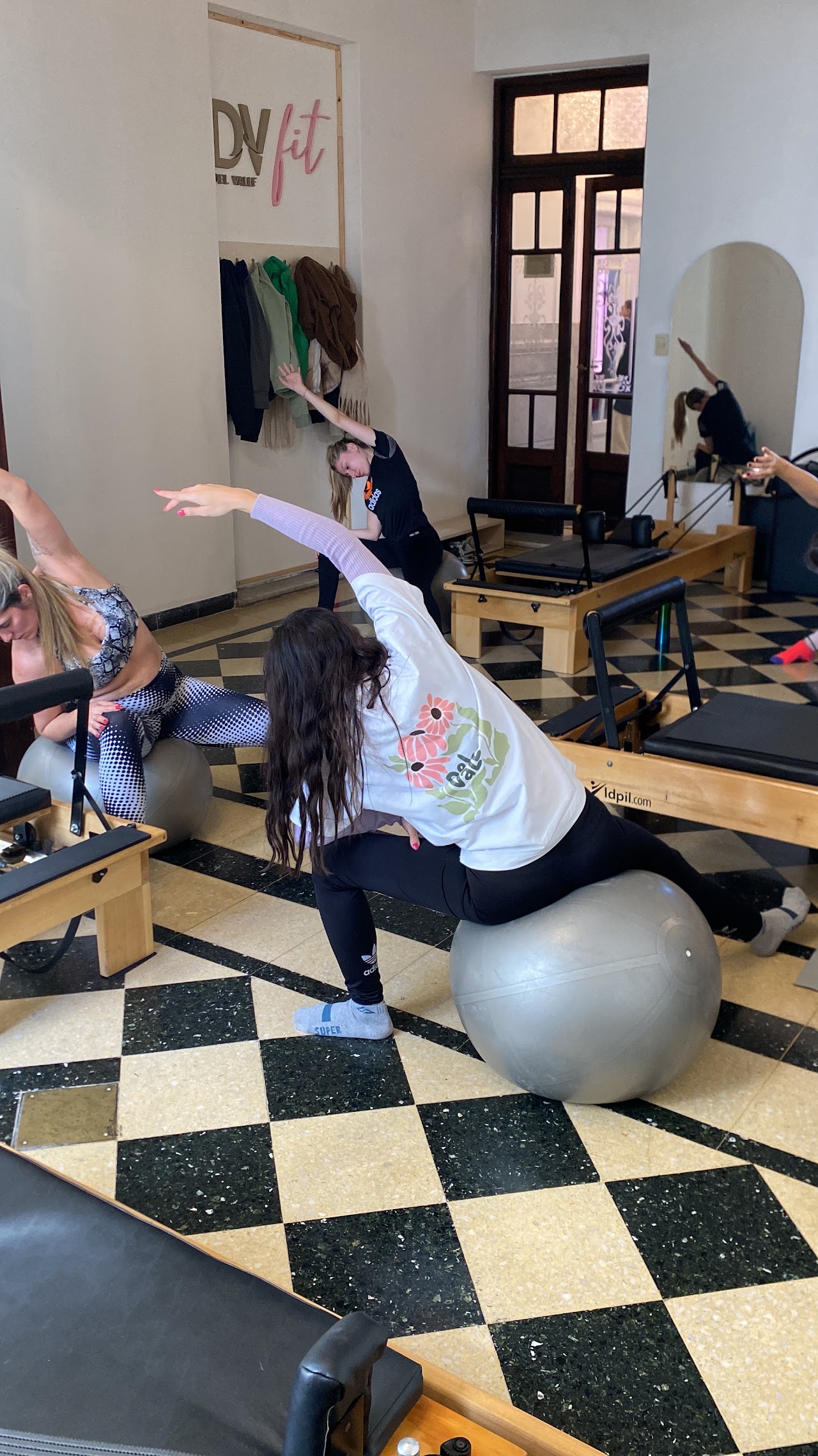 Grupo reducido practicando en Delvallefit